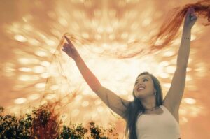 alltag-aussaugt-aendere-das-energiedoping-frau-sonne-happy