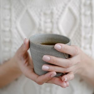 rauchen-aufhören-anti-raucher-code-kaffeetasse-frau